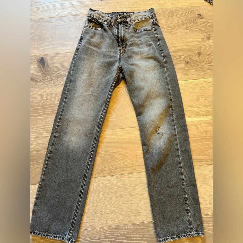 BDG gray straight leg jean size 25